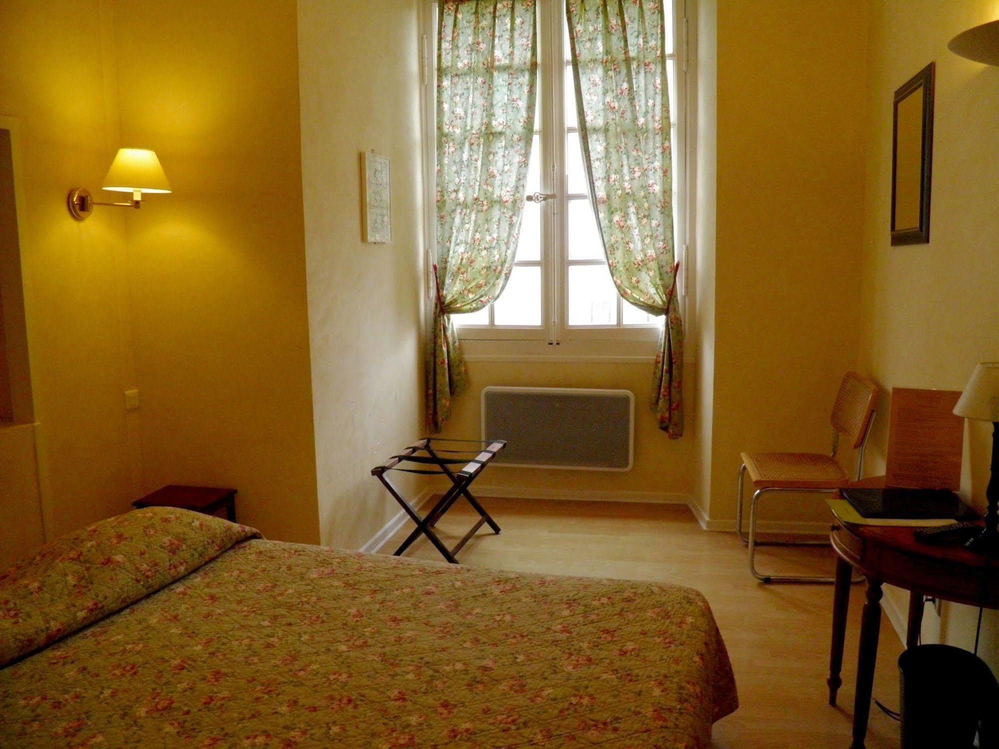 Hotel De Bastard Lectoure Bagian luar foto